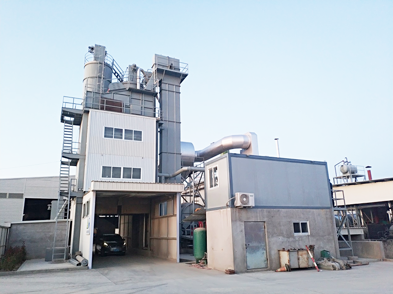 二、2017年10月山東濰坊工地qlb3000型瀝青攪拌站